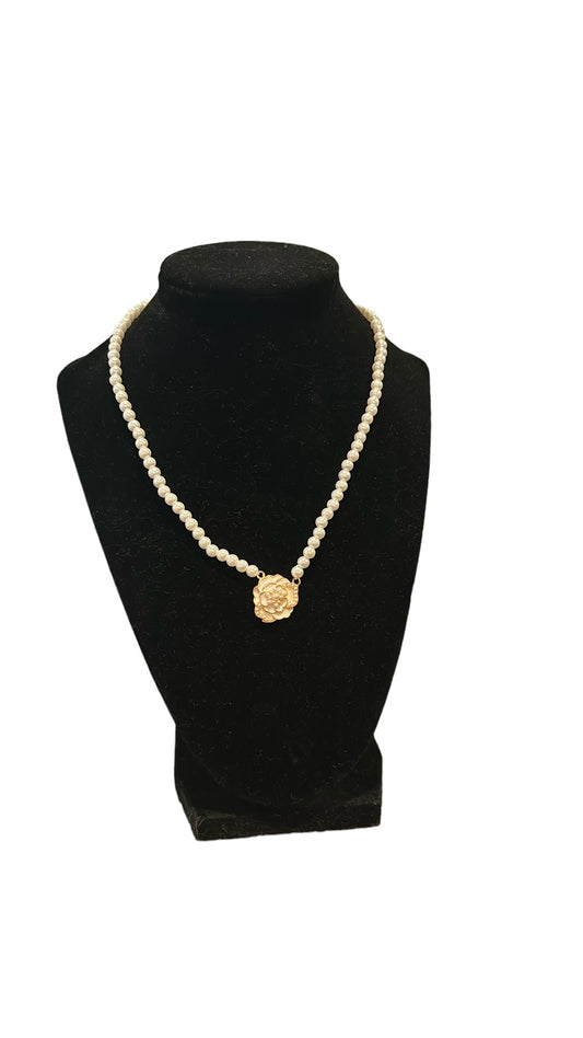 Camelia flower necklace with faux pearls. New